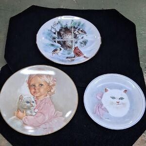 Calling all Kitty lovers: 3 lovely plates featuring kitties.